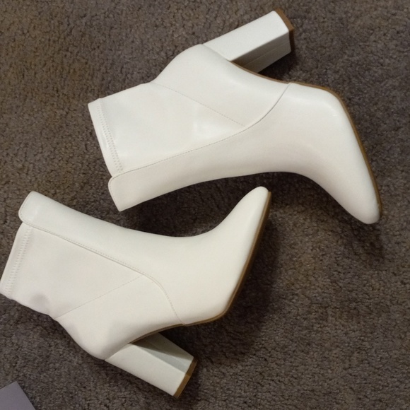 Nordstroms Soldout Cassis white ankle boots, new, size 10 Top Moda - Picture 7 of 7